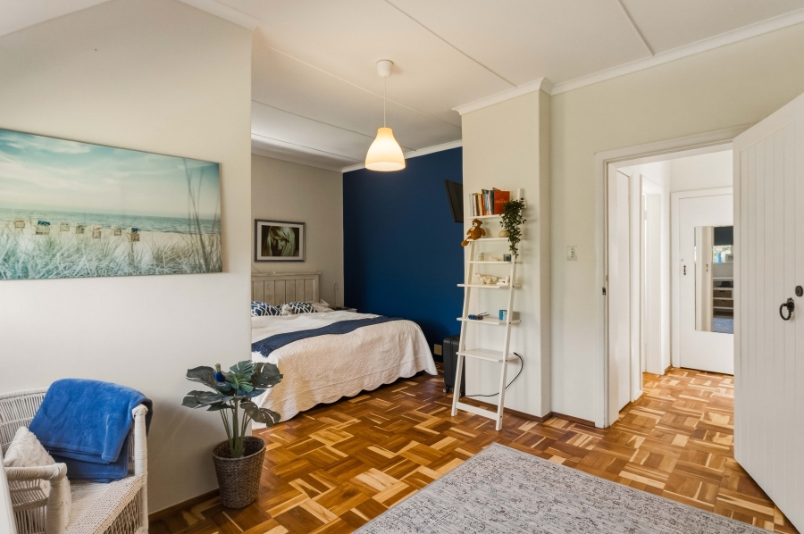 9 Bedroom Property for Sale in Golden Acre Western Cape